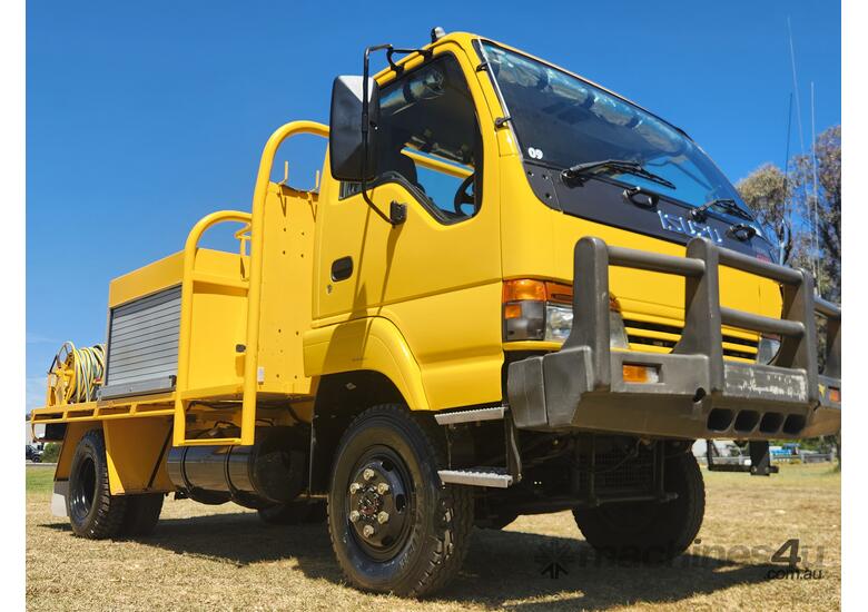 Isuzu NPS300 4x4 Single Cab Traytop Firetruck.  Ex QLD Fire & Rescue Service.