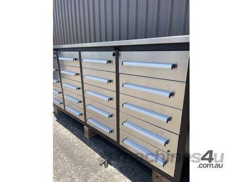 Unused 20 Drawer 7ft Workbench