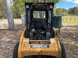2011 Caterpillar 216B3 Wheeled Skid Steer - picture0' - Click to enlarge