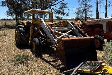 Chamberlain   C6100 TRACTOR