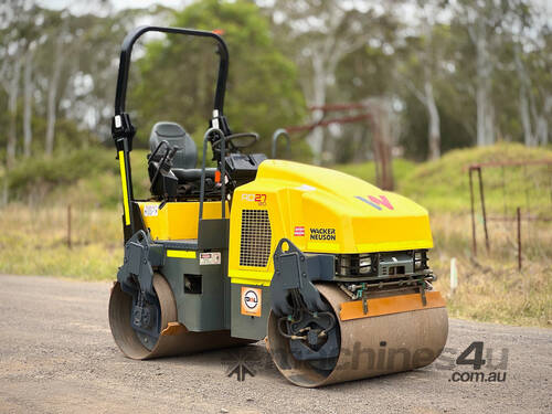 Wacker Neuson RD27-120 Vibrating Roller Roller/Compacting