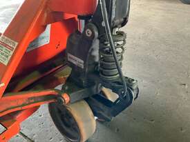 12/2021, Toyota, LHM230, Manual Pallet Jack - picture0' - Click to enlarge