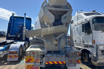 2016 Kenworth T359 Concrete Agitator