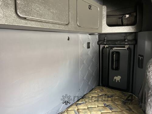 2019 Mack Superliner Prime Mover Sleeper Cab