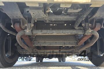 2010 Isuzu NQR 450 Long Laundry Body (Manual)