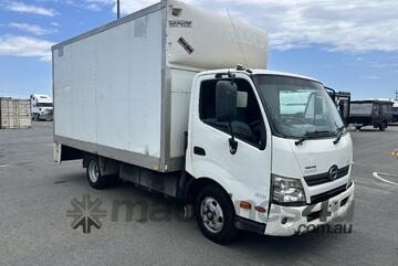 Hino 2014   300 4x2 Pantech