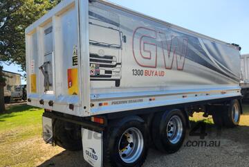 Preston BPT 3 Axle Super Dog Aluminium Tipper Trailer