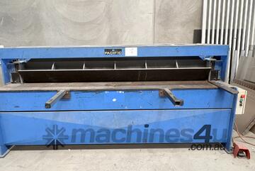 Large Pacific Guillotine - Coolum Beach