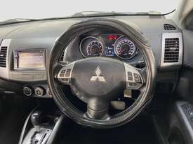 2012 Mitsubishi Outlander LS FWD SUV Petrol (Auto) - picture1' - Click to enlarge