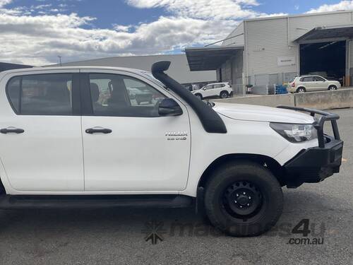 2022 Toyota Hilux SR Diesel