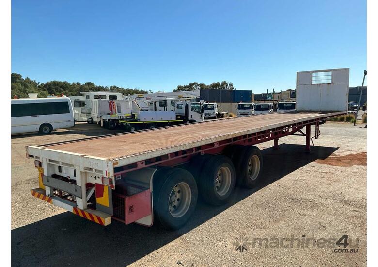 2007 Maxitrans ST3 Tri Axle Flat Top Trailer