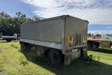 1998 Tefco Tri Axle Dog Tipper