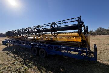 2023 NEW HOLLAND VARIFEED 12.5 WITH TRAILER.