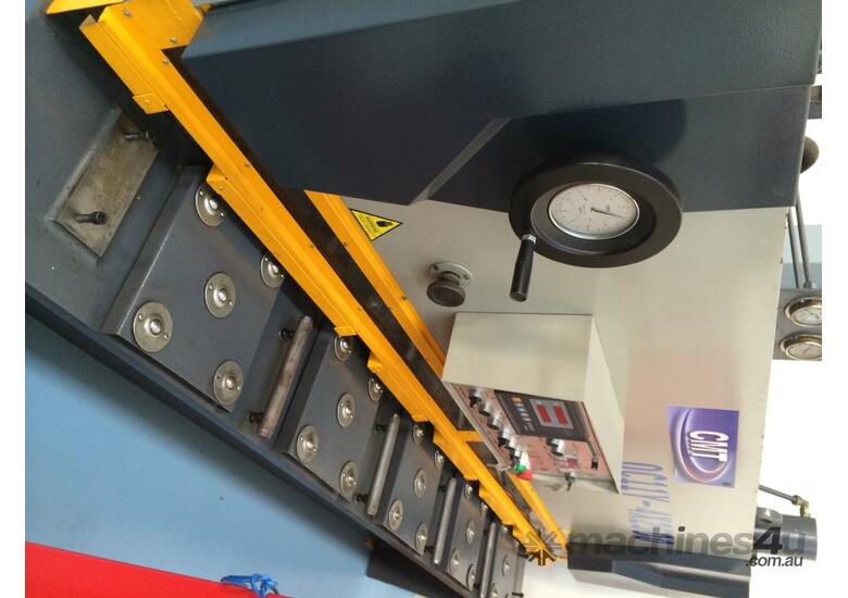 caption 2500 X 4 GUILLOTINE SUPER DEAL
