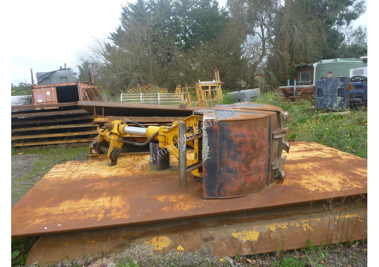 caption Komatsu PC200 SC-6 Clam shell