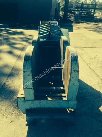 caption Automatic Decoiler - straightener up to 450mm wide