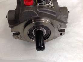PARKER-PVP2330R22-HYDRAULIC PUMP 300 PSI MAX - picture2' - Click to enlarge