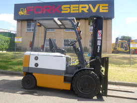 3 Tonne TCM Electric Container Mast Forklift - New Paint, Battery with 12 Months Warranty! - picture0' - Click to enlarge