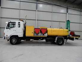 Mitsubishi FK600 Fighter Water truck Truck - picture0' - Click to enlarge