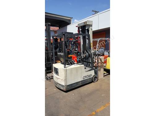 Crown 3 Wheel Electric Forklift 6100mm Lift Height
