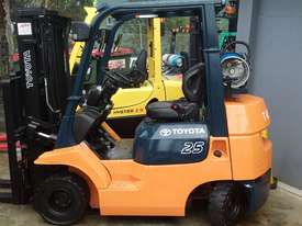 Toyota 2.5 Ton Compact Forklift 4500mm Container Entry Fresh Paint - picture0' - Click to enlarge