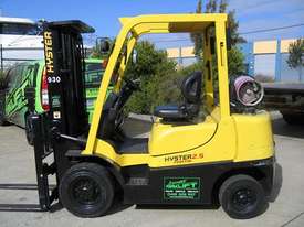 HYSTER 2.5t LPG with Container Mast - picture0' - Click to enlarge