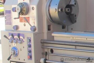 Taiwanese Centre Lathe 560mm Turning Capacity, 104mm Bore