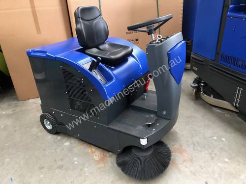 Fiorentini S28 Battery ride on sweeper