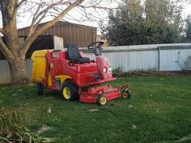 Gianni Ferrari Ride on Mower - picture0' - Click to enlarge