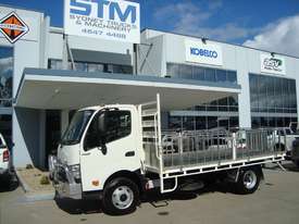 Hino  Tray Truck - picture0' - Click to enlarge