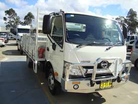 Hino  Tray Truck - picture1' - Click to enlarge