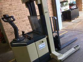 Crown WR 3000 Walkie reach truck 3.8m side shift late model great battery low collapse height 1.9m  - picture2' - Click to enlarge