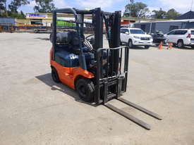 1999 Toyota 42-7FG15 1.5 Tonne Container Forklift - In Auction - picture1' - Click to enlarge
