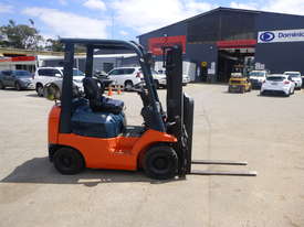 1999 Toyota 42-7FG15 1.5 Tonne Container Forklift - In Auction - picture2' - Click to enlarge