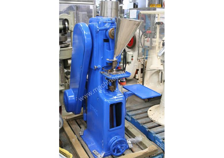 caption Tablet Press