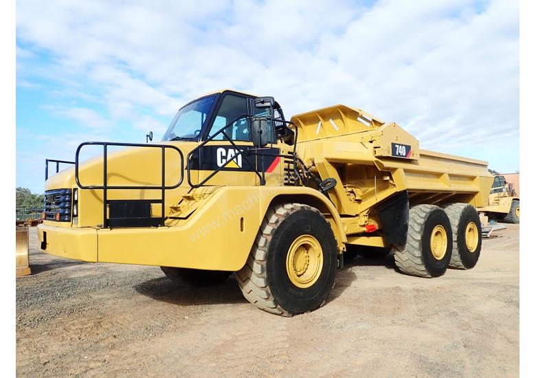 caption Caterpillar 740 Ejector