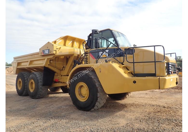 caption Caterpillar 740 Ejector