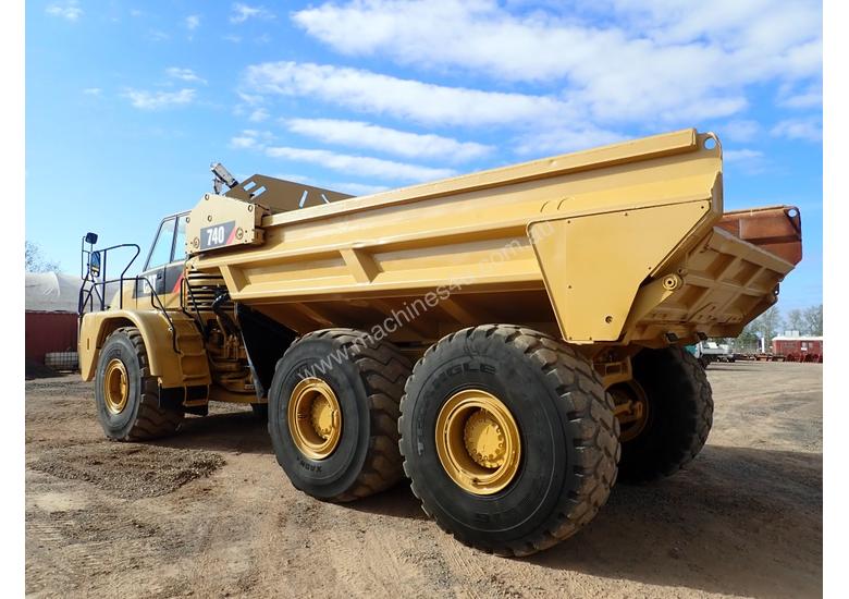caption Caterpillar 740 Ejector