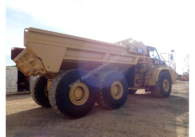 caption Caterpillar 740 Ejector