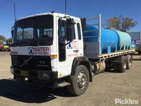 1999 Volvo FL6 - picture2' - Click to enlarge