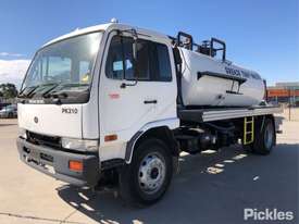 1998 Nissan UD PKC310 - picture2' - Click to enlarge