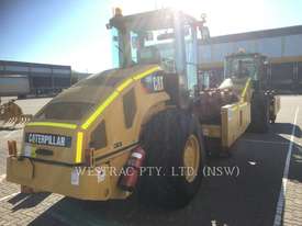 CATERPILLAR CS76 Vibratory Single Drum Smooth - picture2' - Click to enlarge