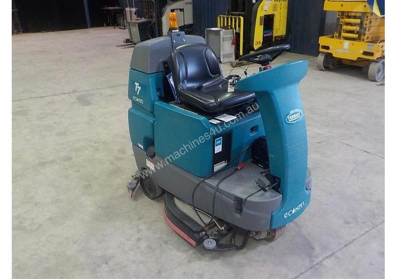 Used Tennant T7 Ride On Floor Scrubber In Listed On Machines4u