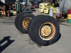 Steer Axle for Clark 10T - 12T - picture0' - Click to enlarge