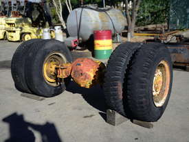 Steer Axle for Clark 10T - 12T - picture0' - Click to enlarge