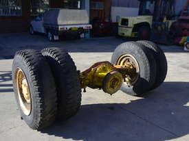 Steer Axle for Clark 10T - 12T - picture1' - Click to enlarge