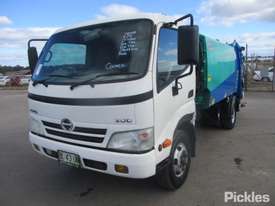 2011 Hino 300 816 - picture2' - Click to enlarge