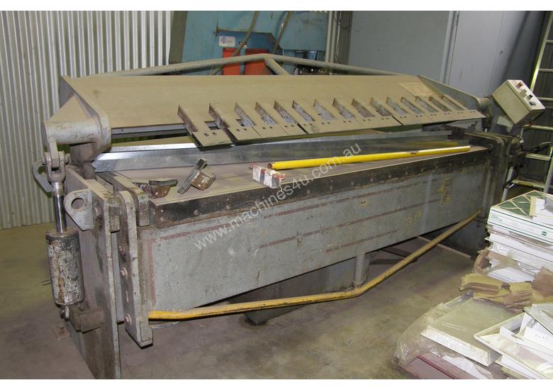 caption Hydraulic Folder