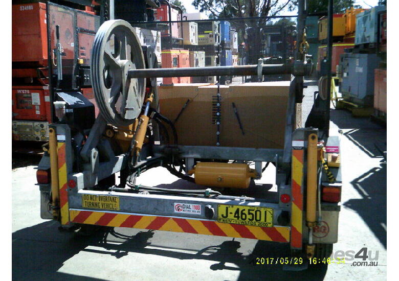 caption 1.5 ton self loading , 2cyl diesel , as new , 70hrs , 2015 model
