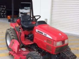 Mahindra 2216 FWA/4WD Tractor - picture0' - Click to enlarge